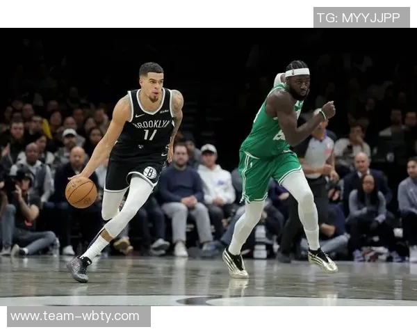 Lowe称赞三球进攻能力出众难以找到类似球员